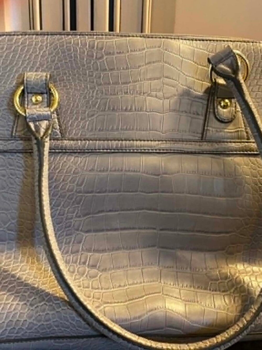 Liz Claiborne Grey Alligator Texture Laptop Bag - Picture 4 of 10